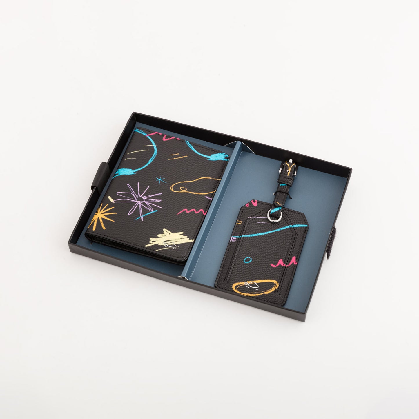 Carpisa Passport Holder and Tag Set - Zurich – ACC7400454401901_02 – ACC74004544