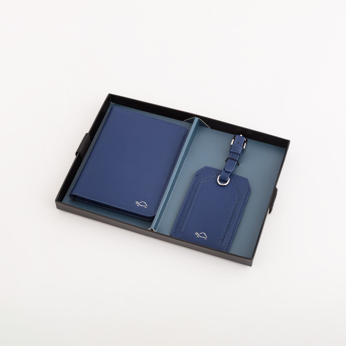 Carpisa Passport Holder and Tag Set - Zurich – ACC7400454441001_02 – ACC74004544