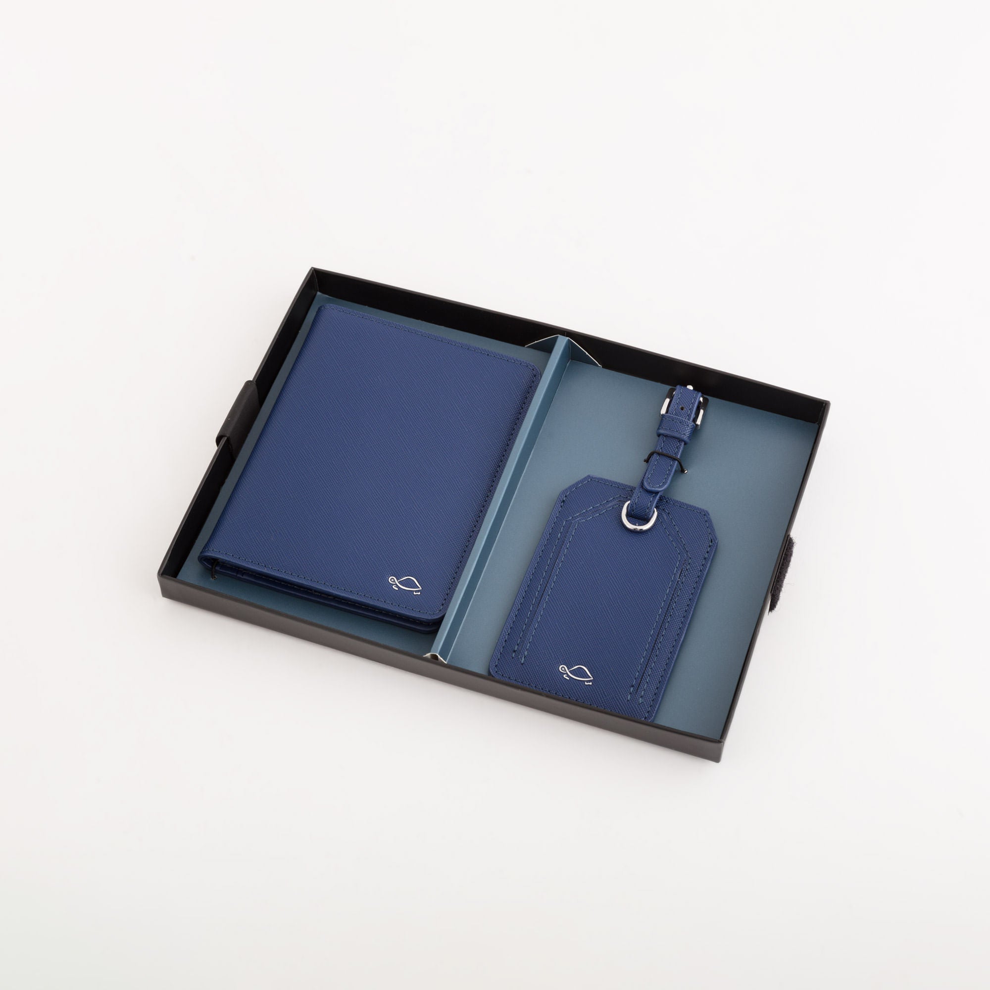 Carpisa Passport Holder and Tag Set - Zurich – ACC7400454441001_02 – ACC74004544