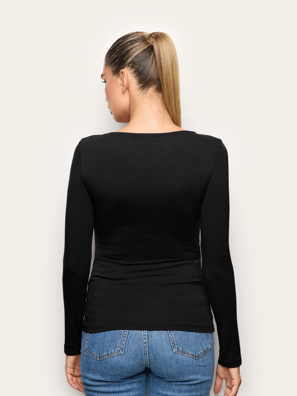 Yamamay Montenegro Long-sleeve boat neck T-shirt | AMAD193002072_05_f8a33b36-3fff-4347-a907-a8e08d335316.jpg