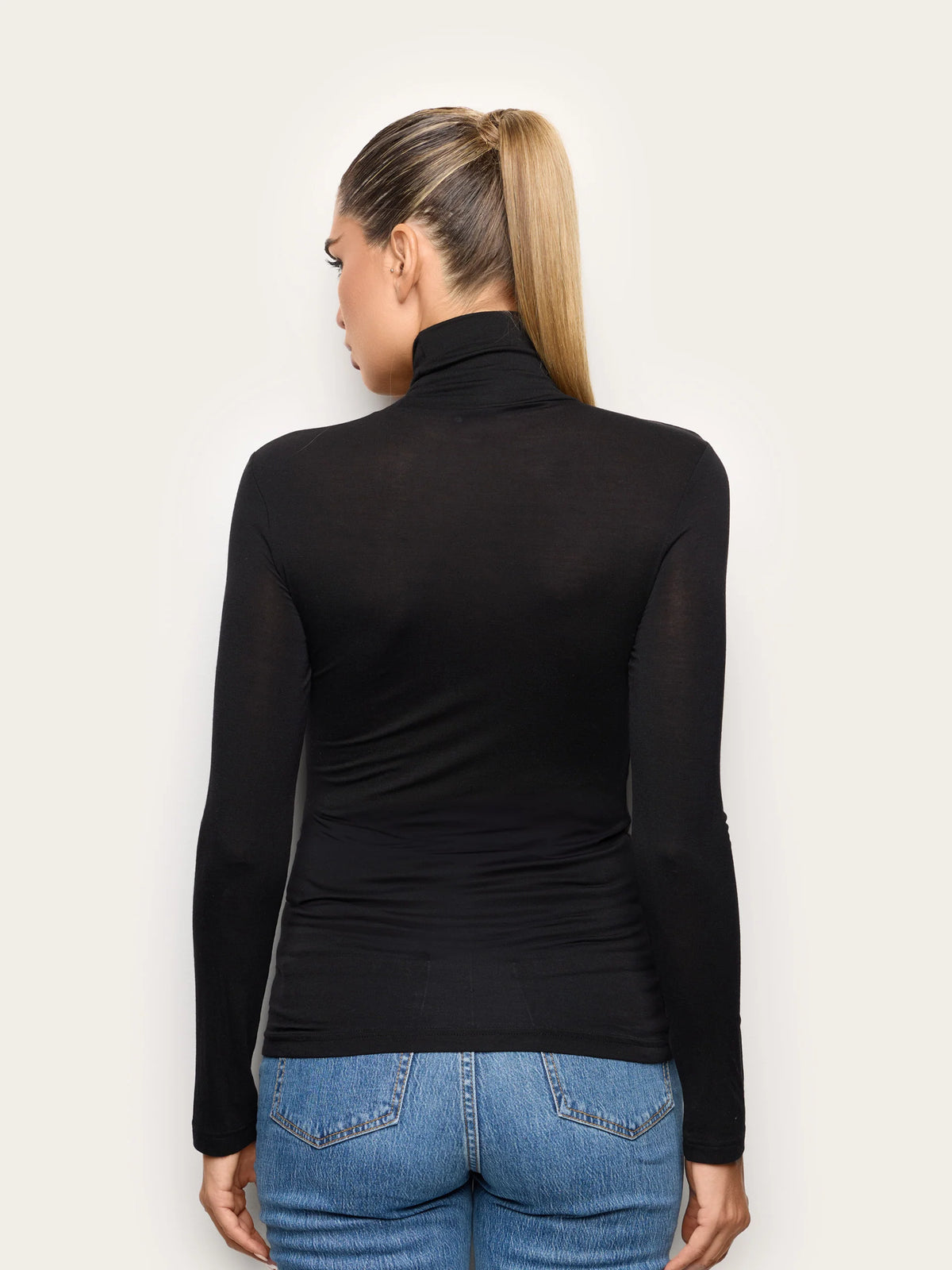 Yamamay Montenegro T-shirt | AMAD193003072_05_66cbac53-a868-4544-a326-c6c07bc9a6b0.jpg