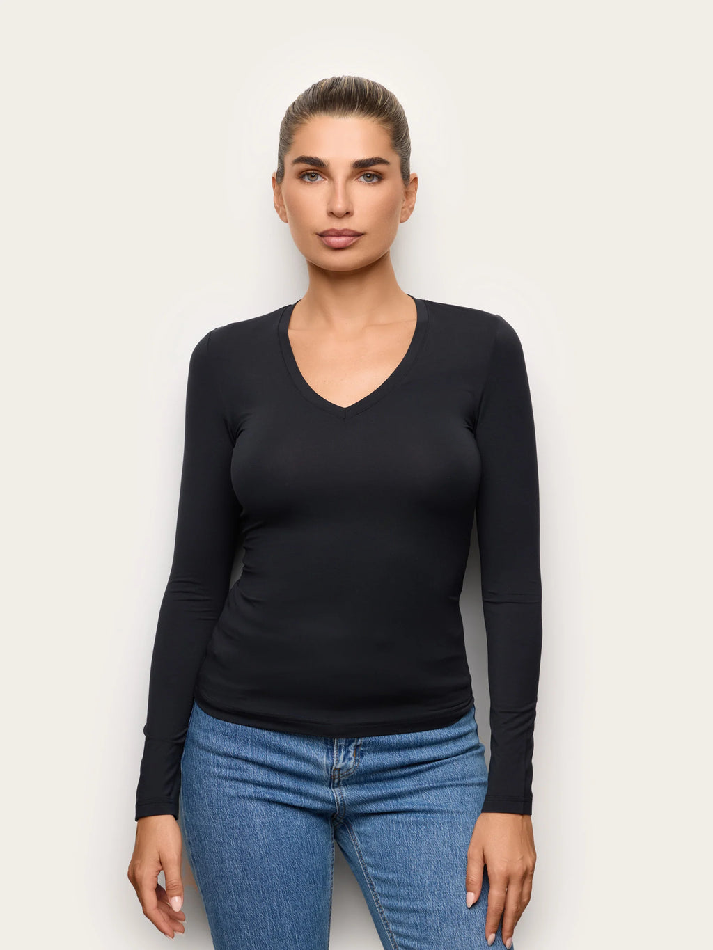 Yamamay Montenegro Long-sleeve v neck T-shirt | AMAD193006072_01.jpg