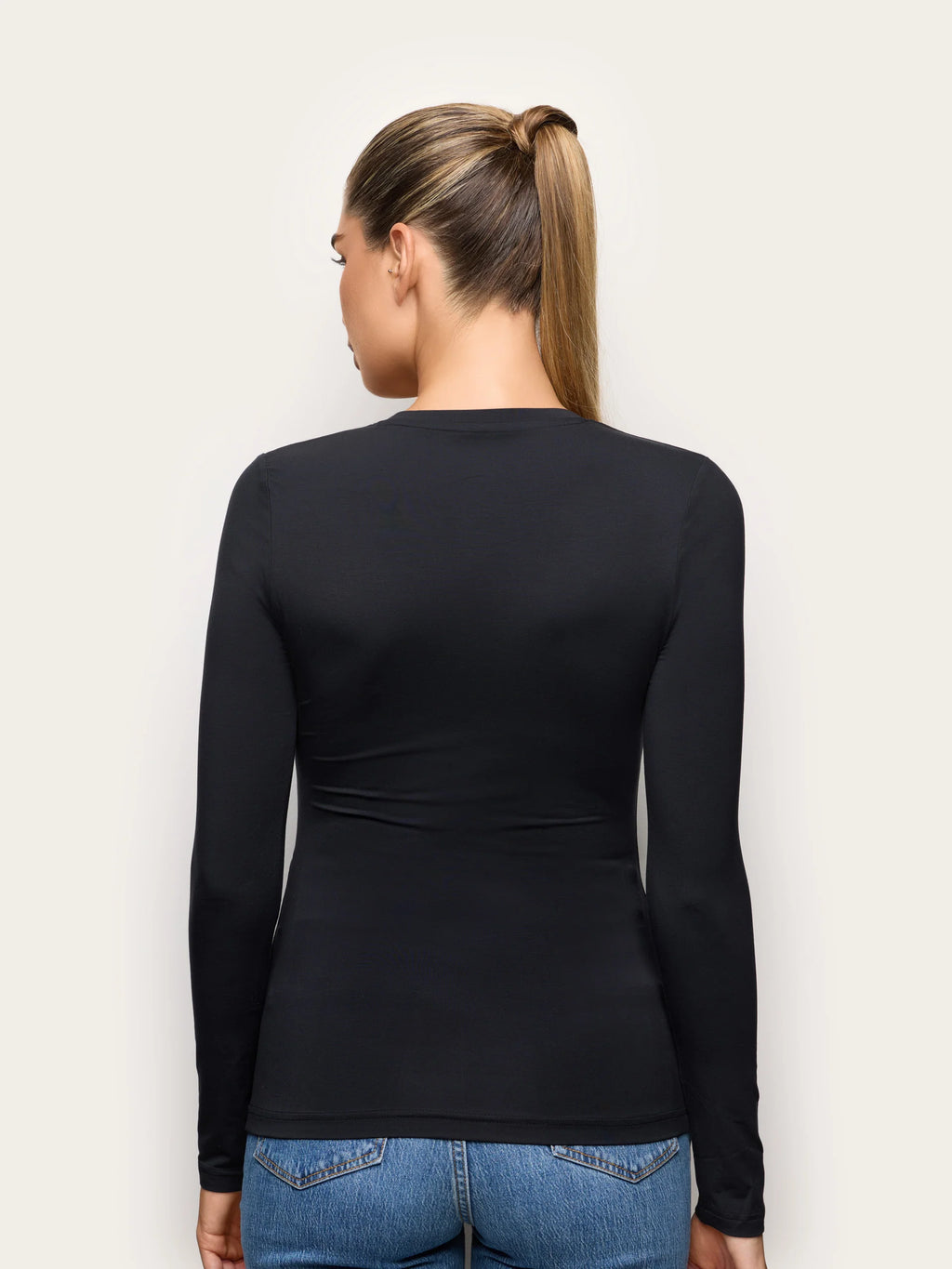 Yamamay Montenegro Long-sleeve v neck T-shirt | AMAD193006072_05.jpg