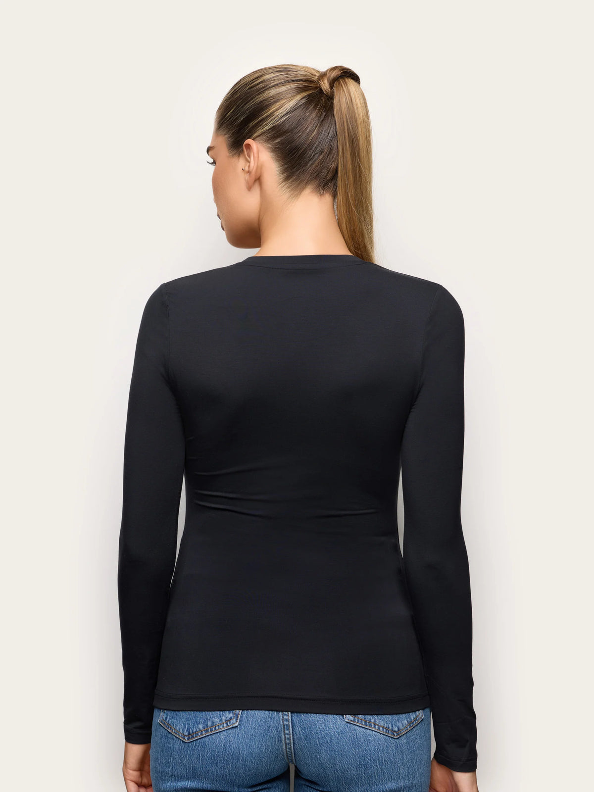 Yamamay Montenegro Long-sleeve v neck T-shirt | AMAD193006072_05.jpg