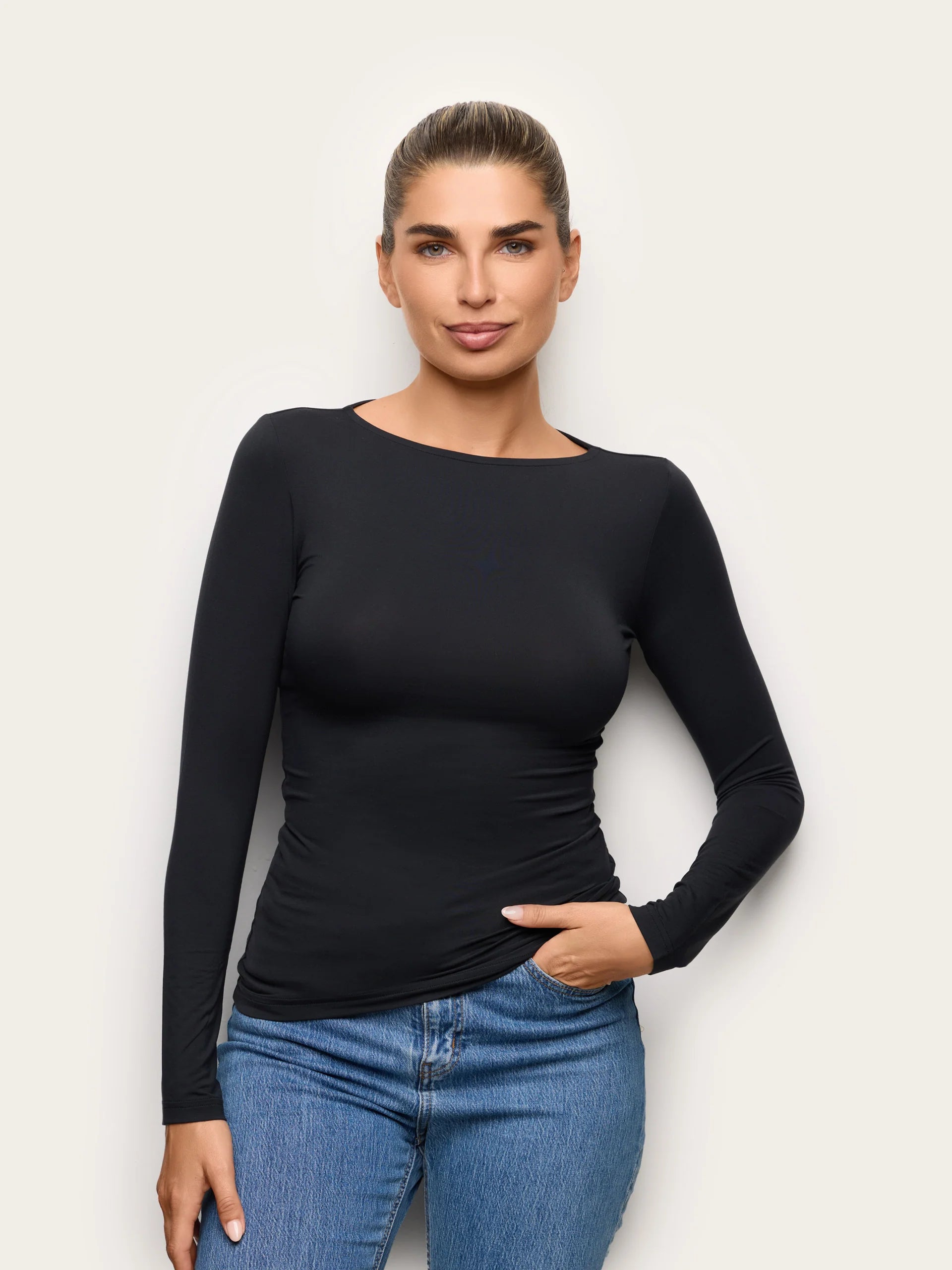 Yamamay Montenegro Long-sleeve boat neck T-s | AMAD193007072_01.jpg