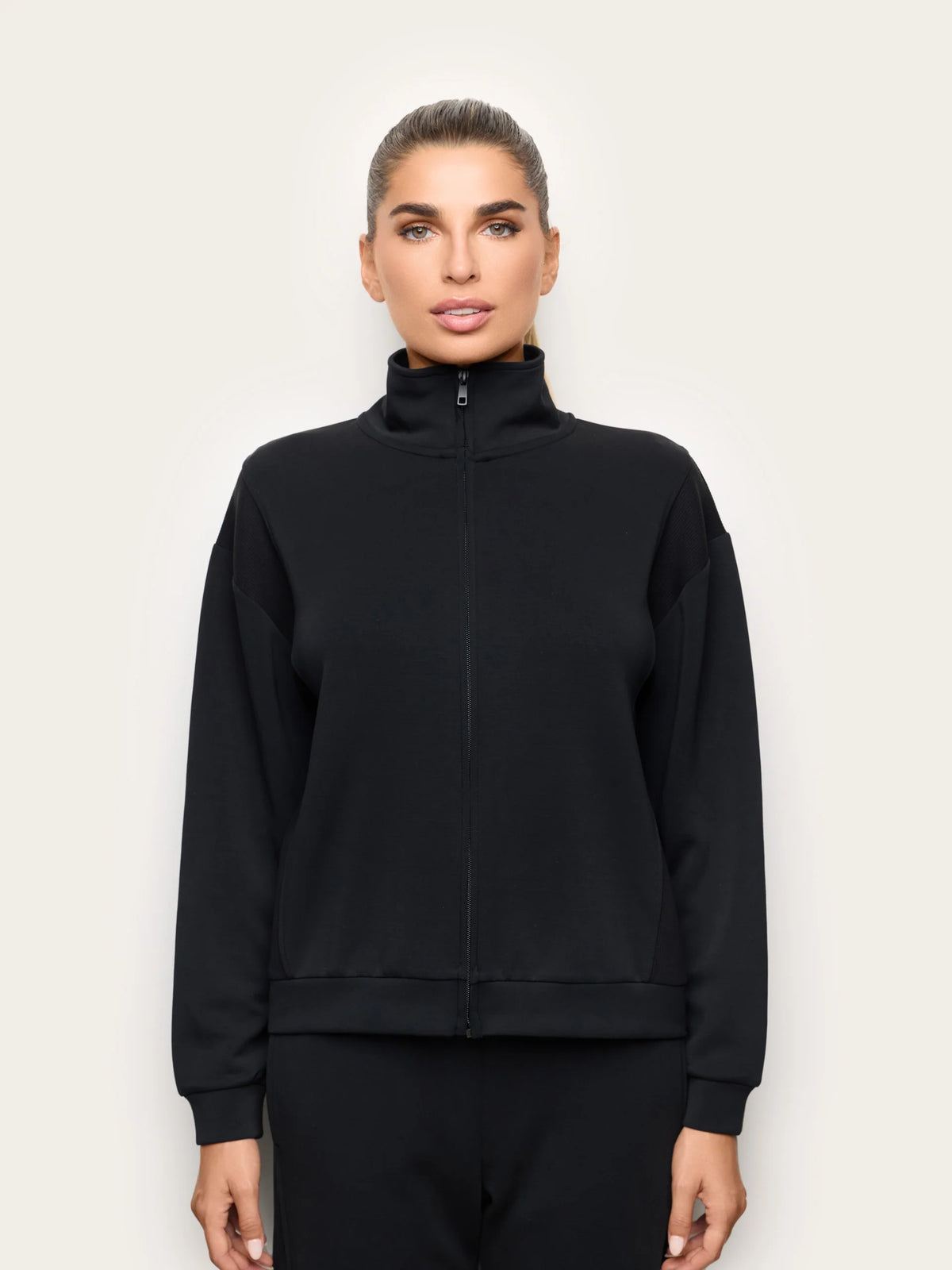 Yamamay Montenegro Sweatshirt | AMAD193018072_02_a56f7f79-5af5-4794-8b26-055f922cc1b8.jpg