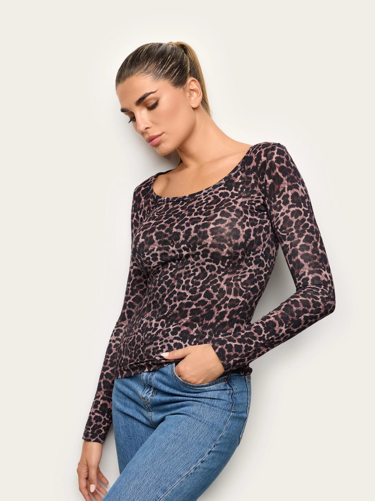 Yamamay Montenegro Long-sleeve decolte neck | AMAD193021282_01_8123b9f9-3498-4a17-b1e8-23042bc103d5.jpg
