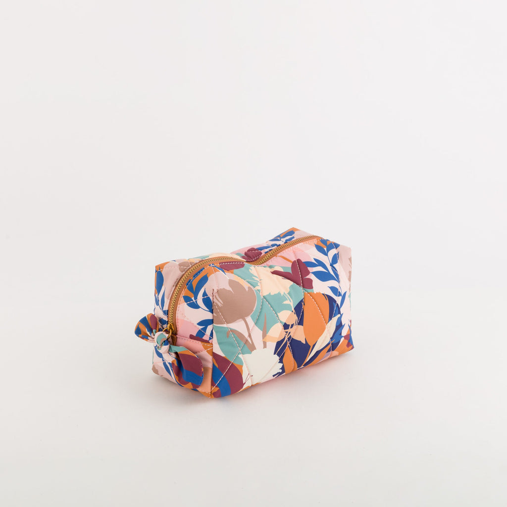 Carpisa Crna Gora – Areta beauty - Women's toiletry bag – Pink/Multicolour – AND38501446 – Image 1