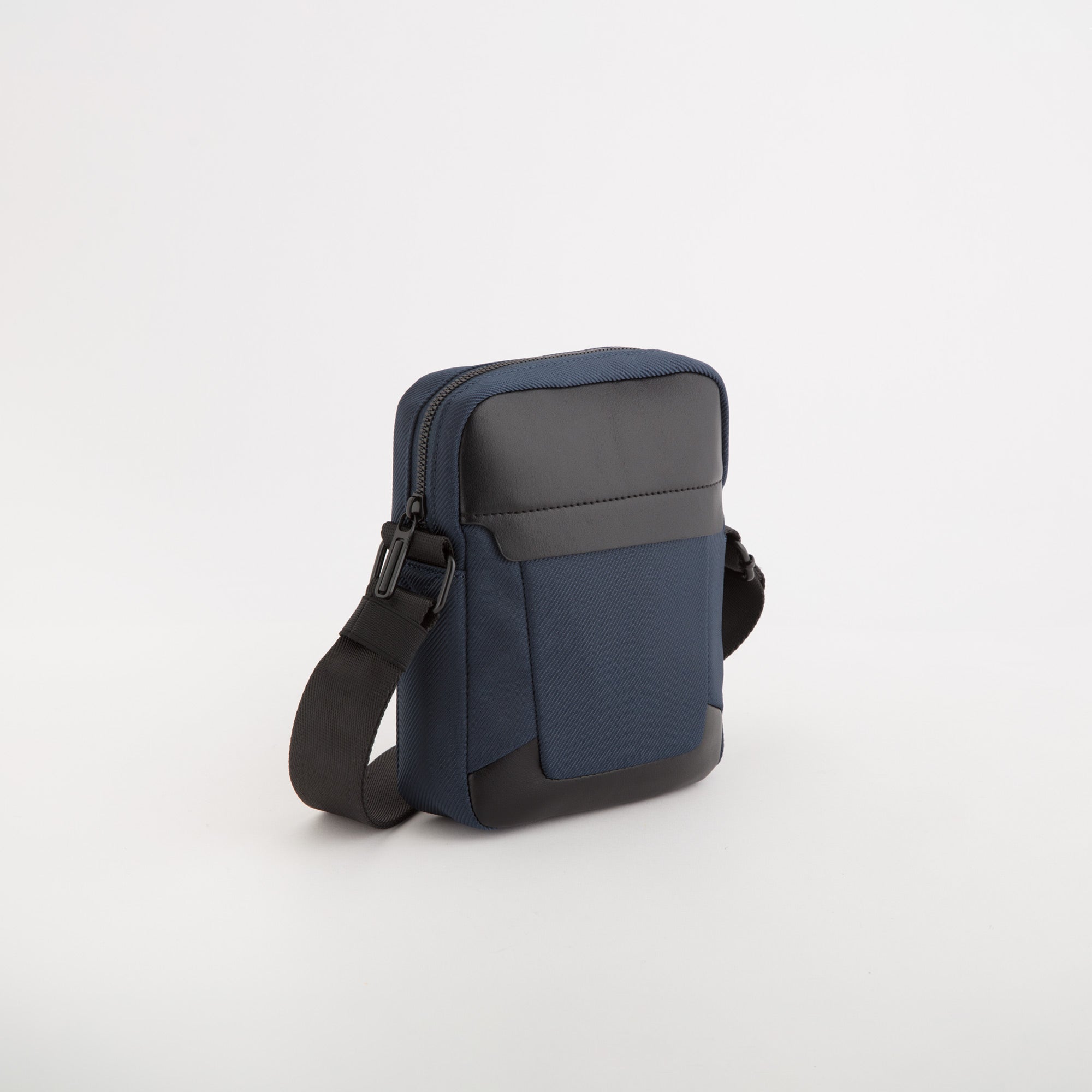 Carpisa Crna Gora – Gregor go - Men's Shoulder Bag – BTD16903446 – Image 5