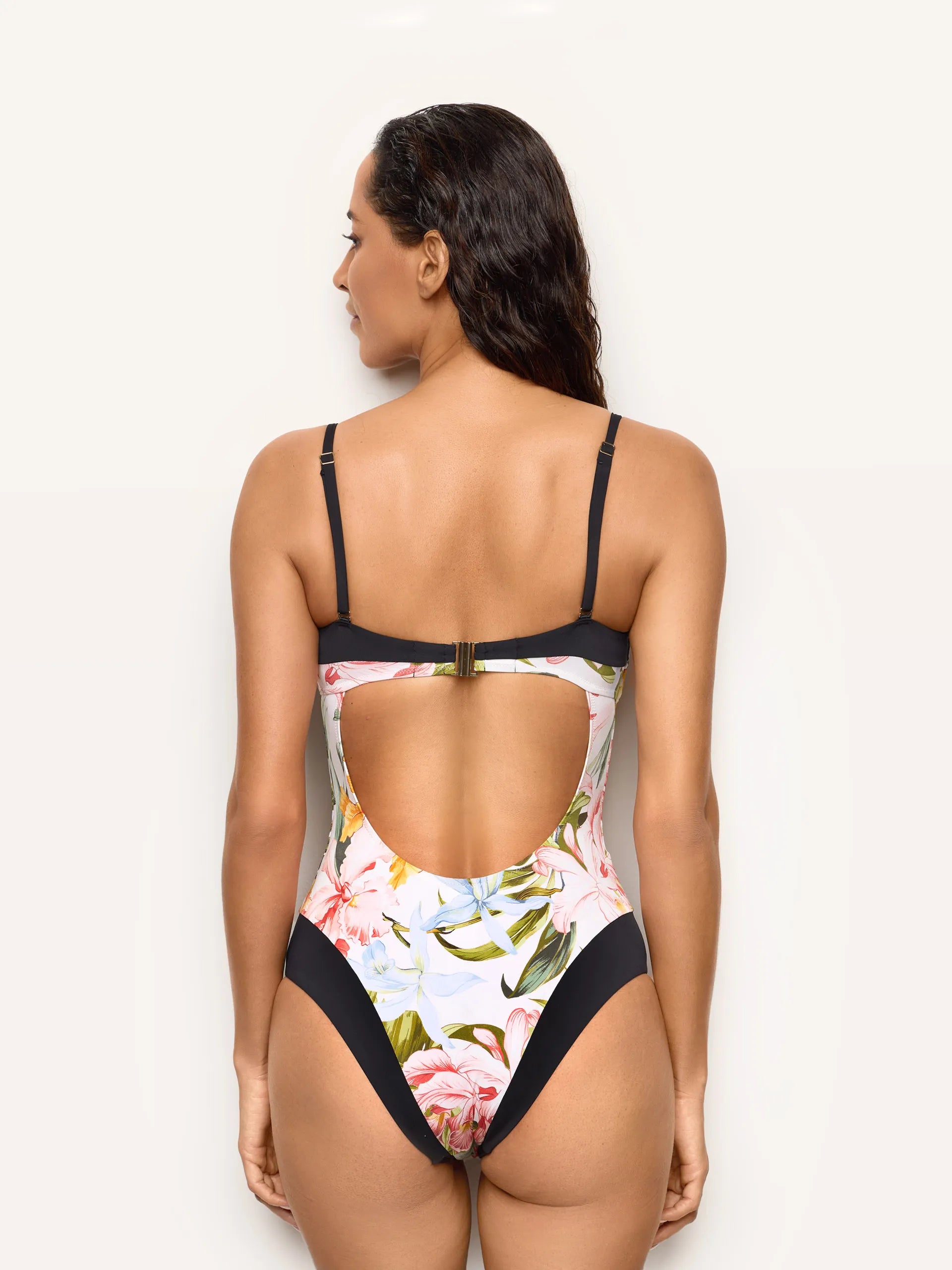 Yamamay Montenegro Padded one-piece swimsuit | CCID192010_128_04.jpg