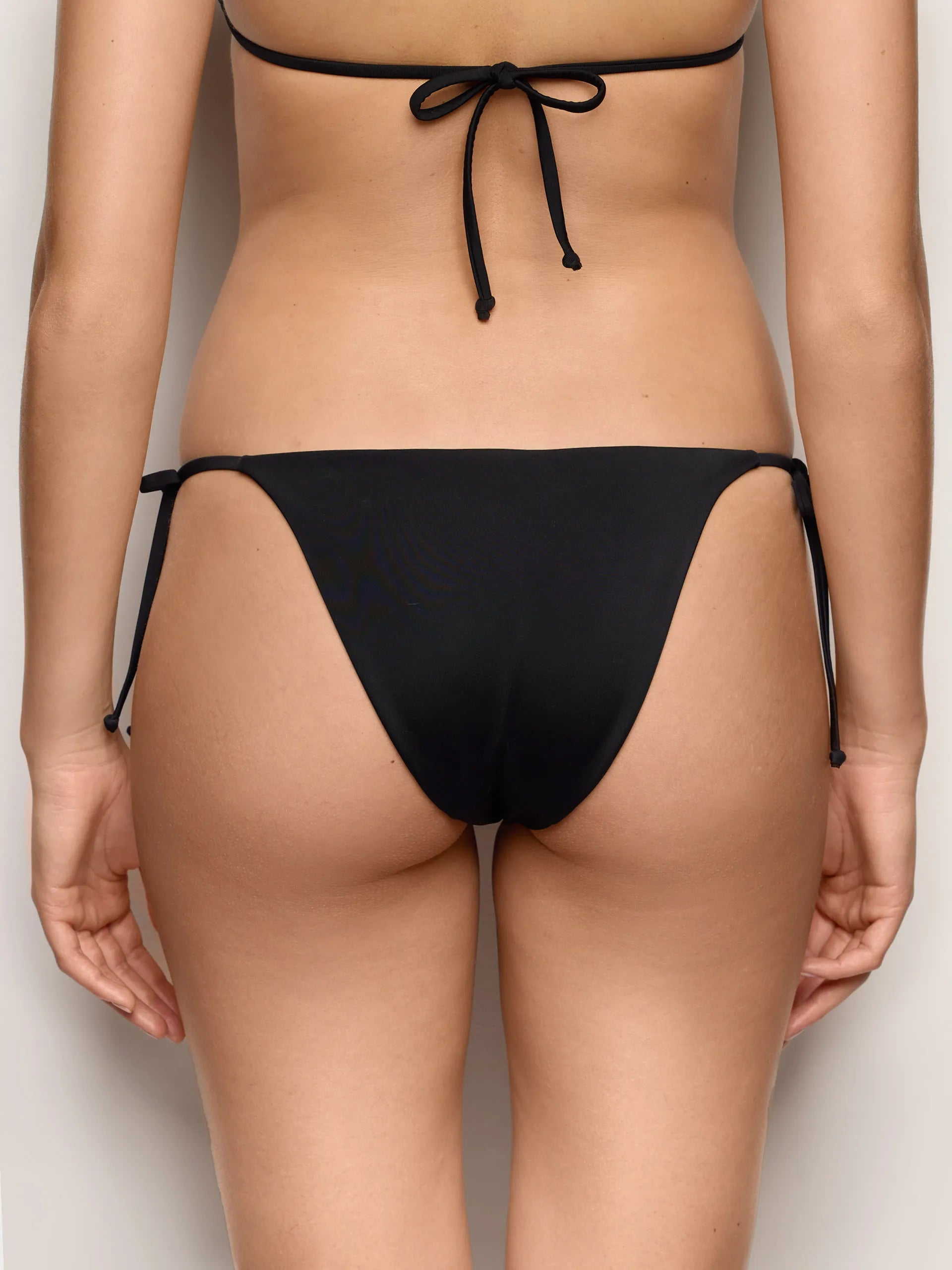 Yamamay Montenegro Bottom with strings | CSLD192005_072_05.jpg