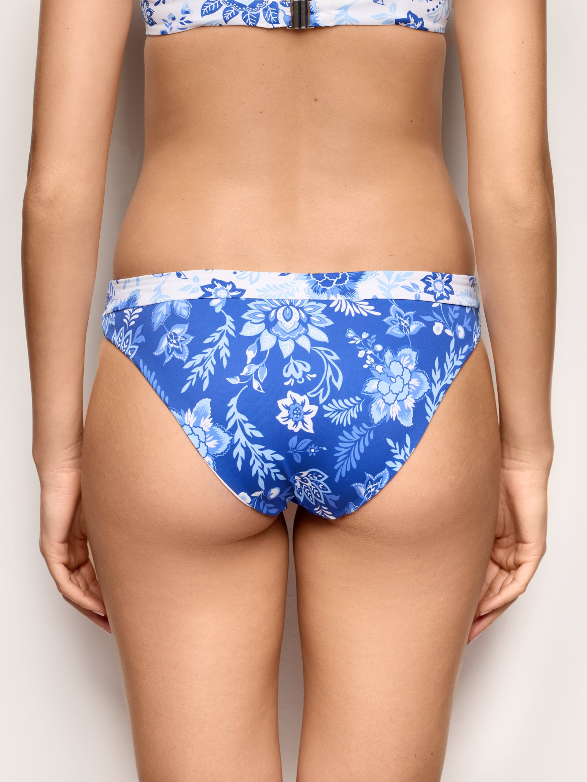 Greta - Medium-side bottom