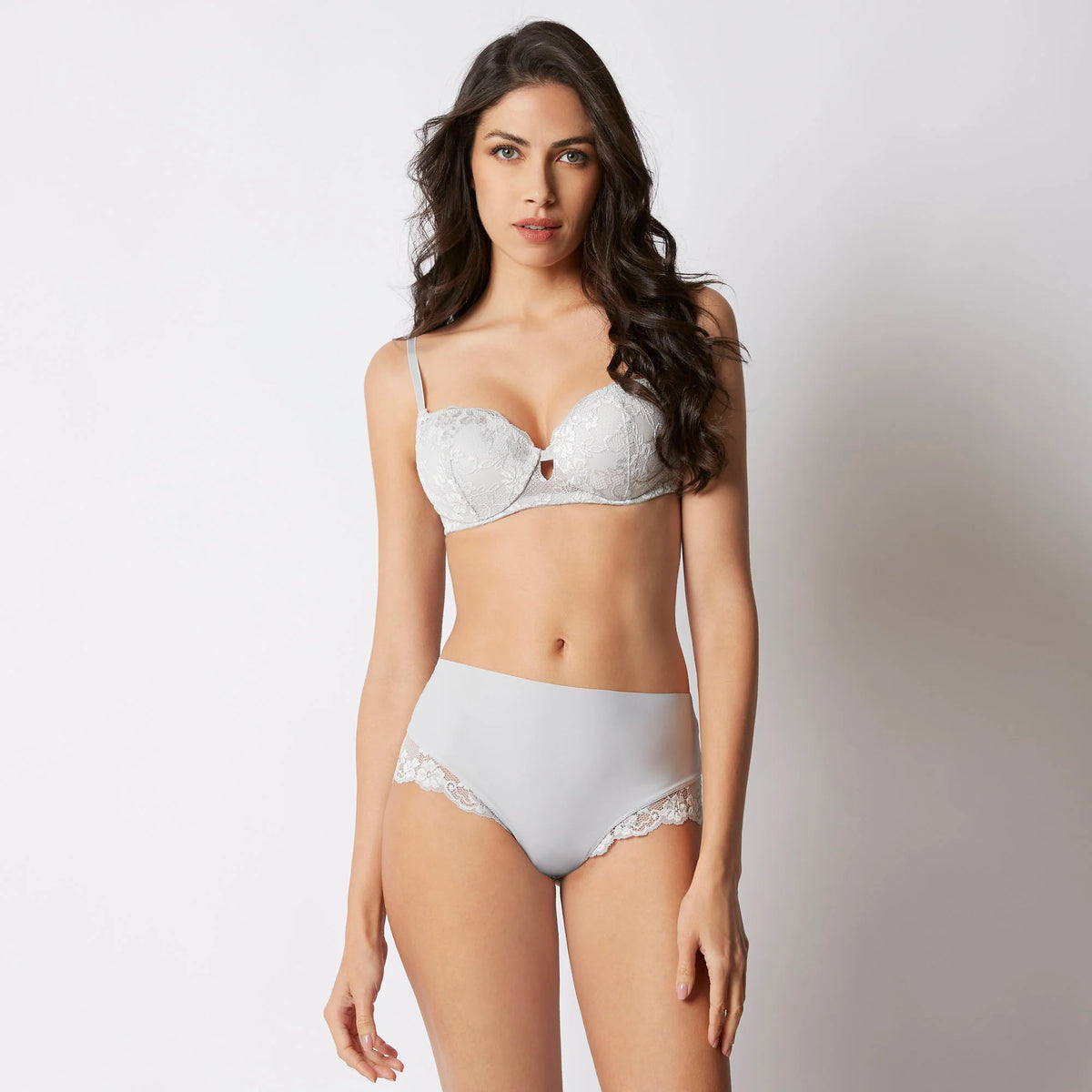 Yamamay Montenegro Padded balcony bra in differen | IBAD99X031131_02_d4788a59-caef-41c0-ac1f-1637673aa94d.jpg