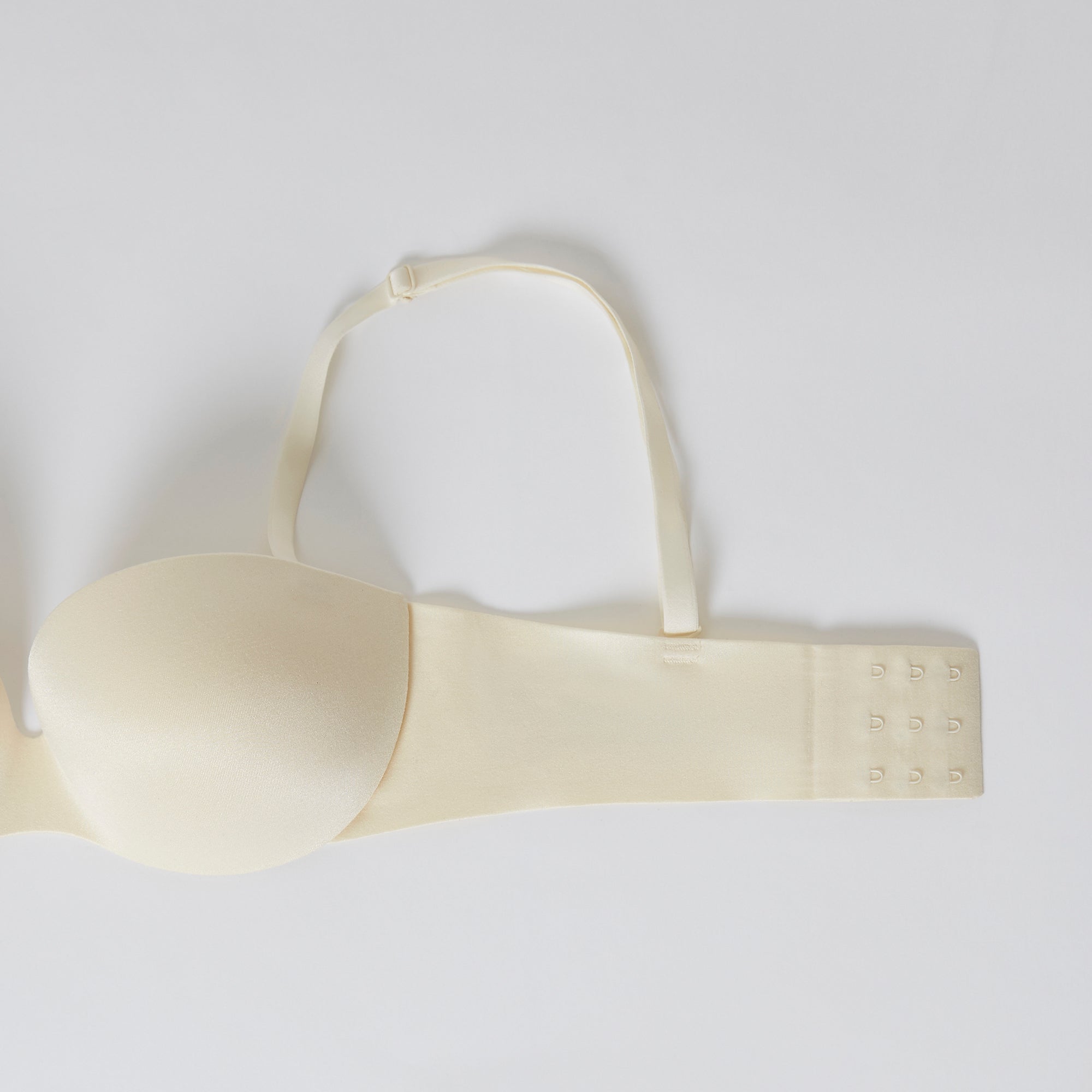 PRINCIPESSA - Postavljeni bandeau grudnjak u različitim veličinama korpi

