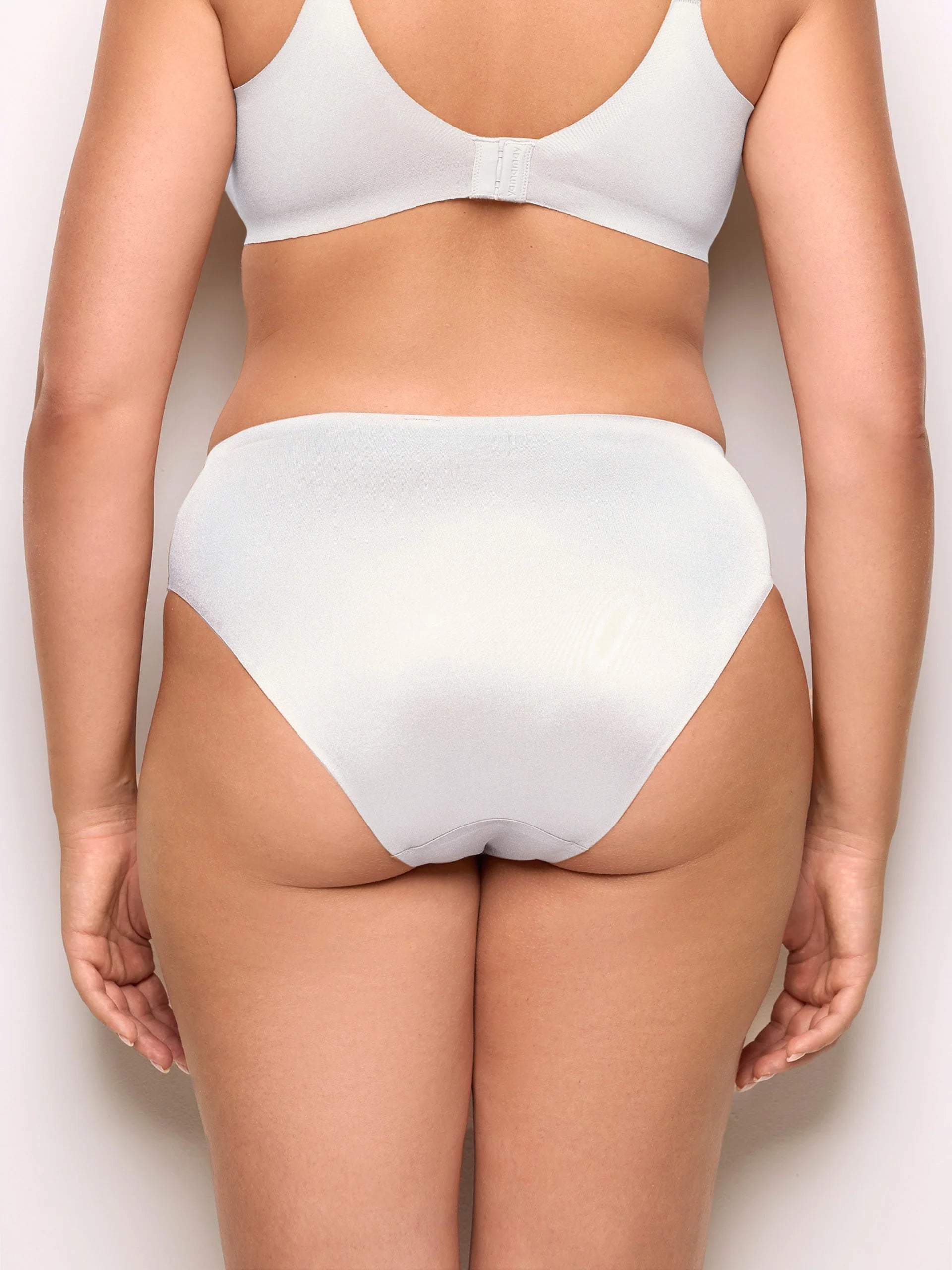 Yamamay Montenegro Briefs | ISLD99X059096_04_91844d78-27a5-46d6-835f-f2684fb455e6.jpg