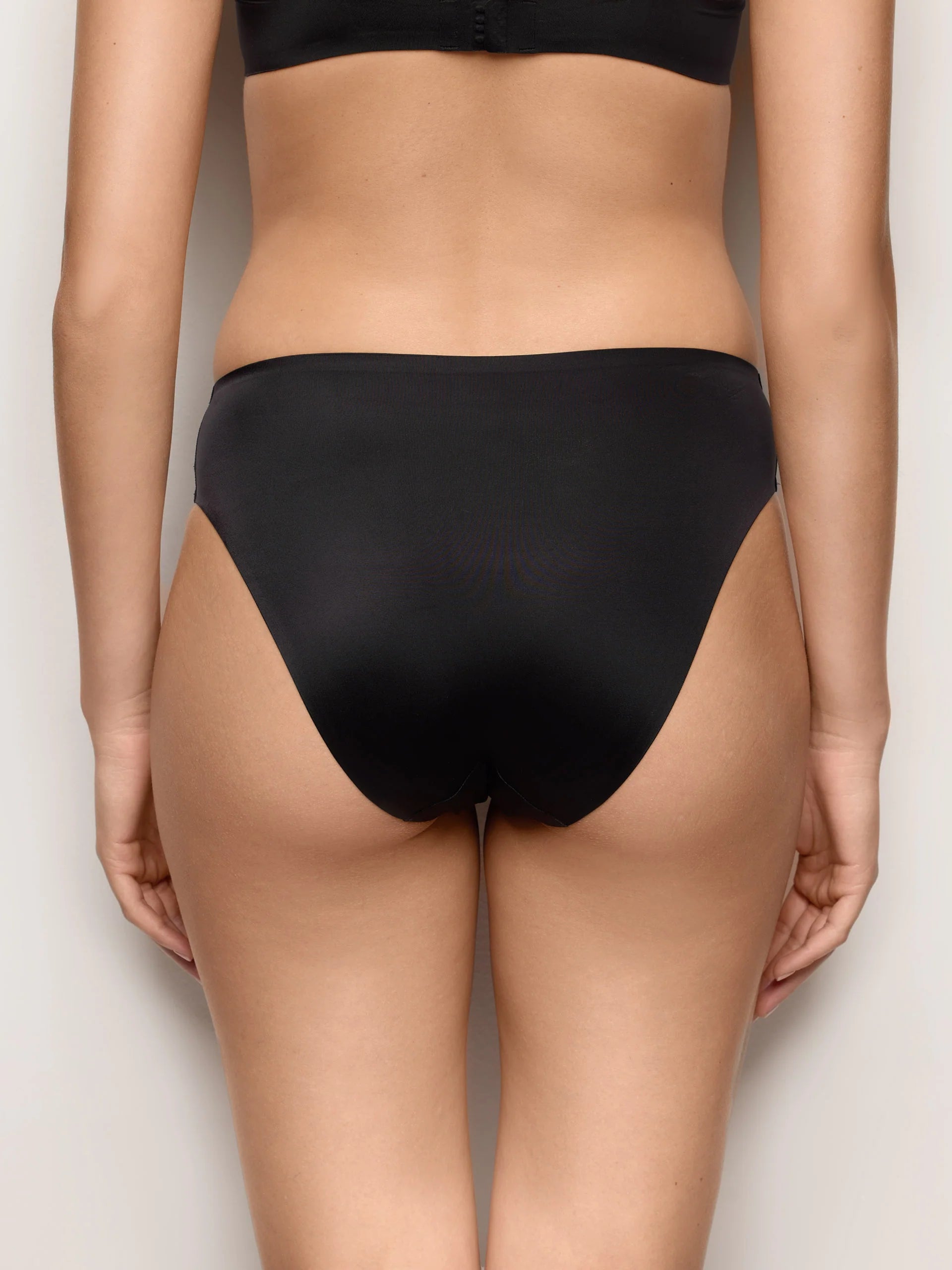 Yamamay Montenegro Briefs | ISLD99X064072_04_d054eb4f-8f01-4686-a19c-5cafbdc4e41f.jpg