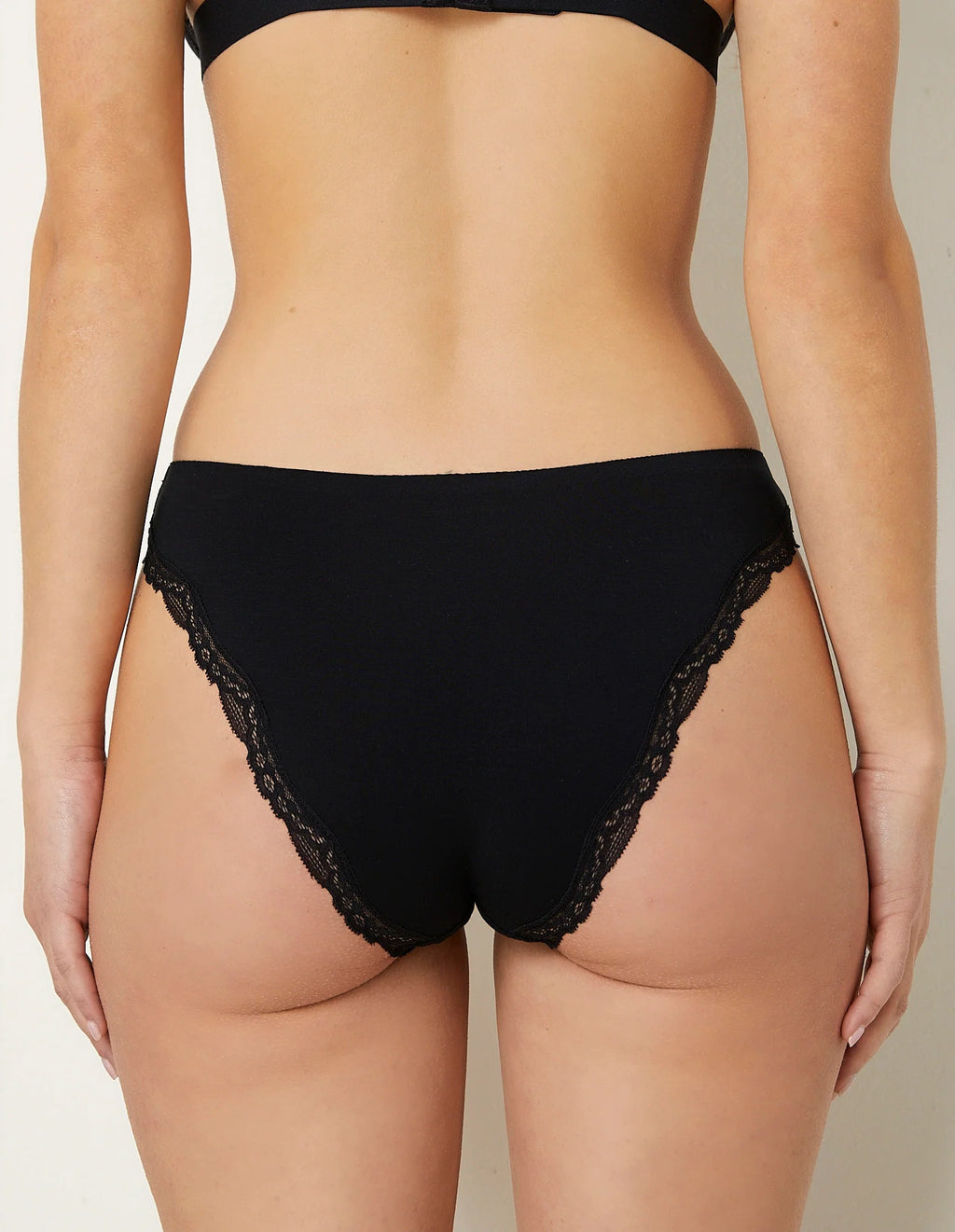 Yamamay Montenegro Briefs | ISLD99X065072_04_b9a5d15f-2d8c-4116-bb4c-b15490f53f09.jpg