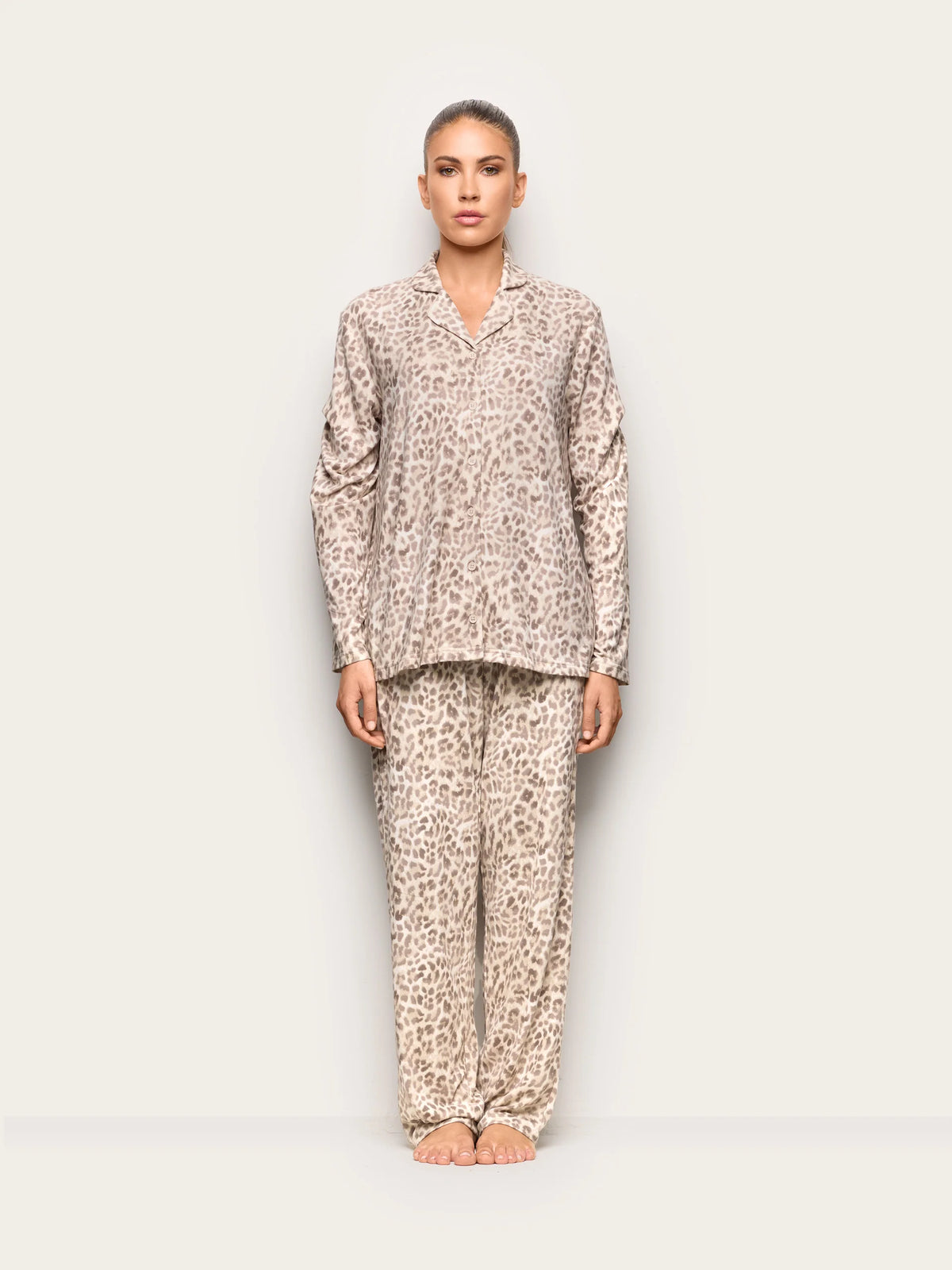 Yamamay Montenegro Long-Pyjamas with front open | PPRD193002128_02_c787d136-0e93-499d-8c97-86f2579e363e.jpg
