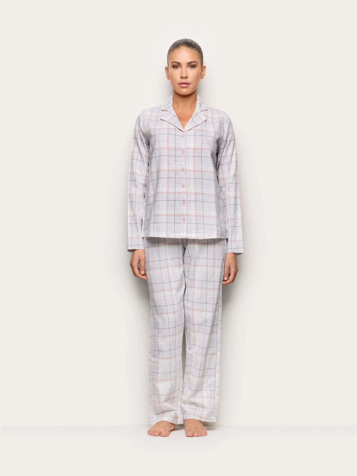 Yamamay Montenegro Long-Pyjamas with front open | PPRD193004128_02_dc87c628-5922-41d0-b971-883c8cc9513f.jpg